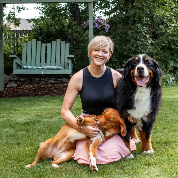 Meet your Posher, Mandi - Picture 1 of 2